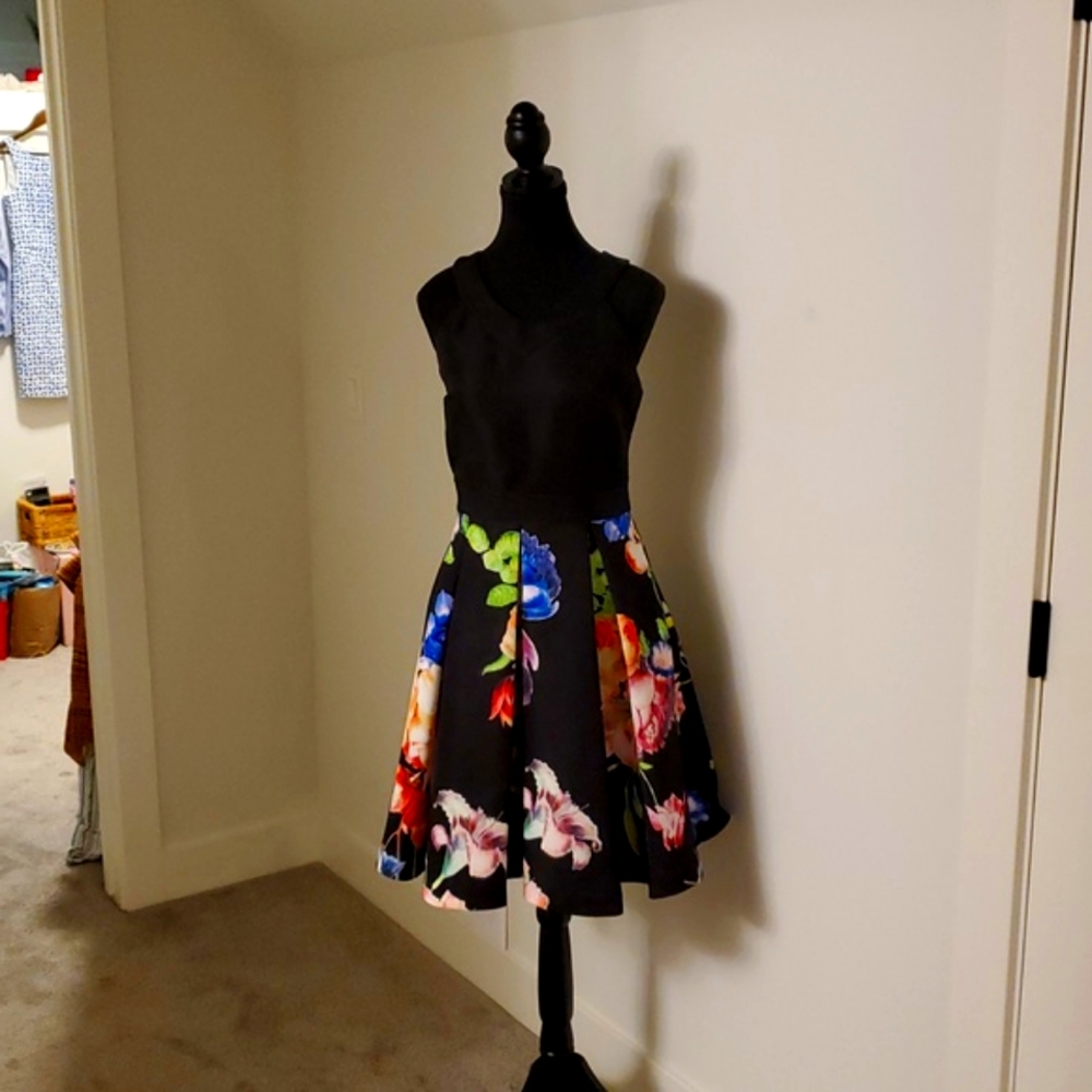 💝TED BAKER-Sz.2 Dress-Like New worn once, Gorgeous luxury 😍 Black & Floral
